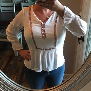Donating 1/11 Embroidered blouse